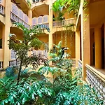 By Calamari Homes - El Porvenir 401 Walled City