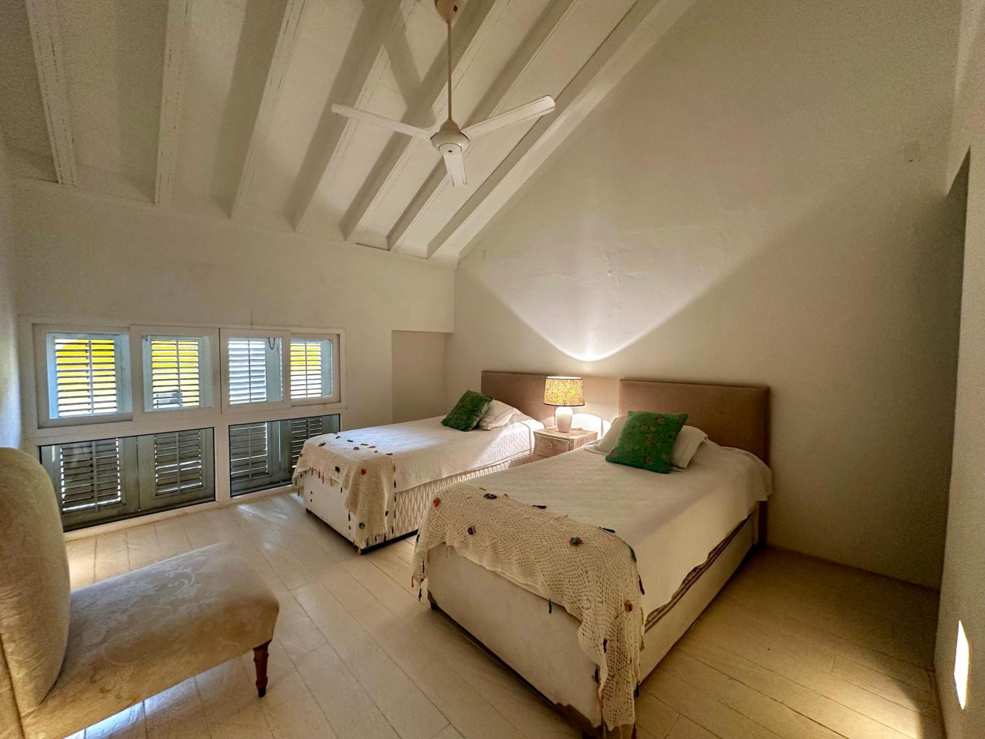 By Calamari Homes - El Porvenir 401 Walled