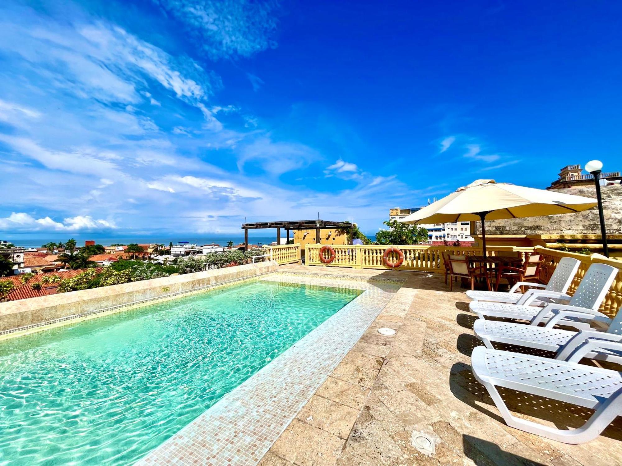 By Calamari Homes - El Porvenir 401 Walled Apartment