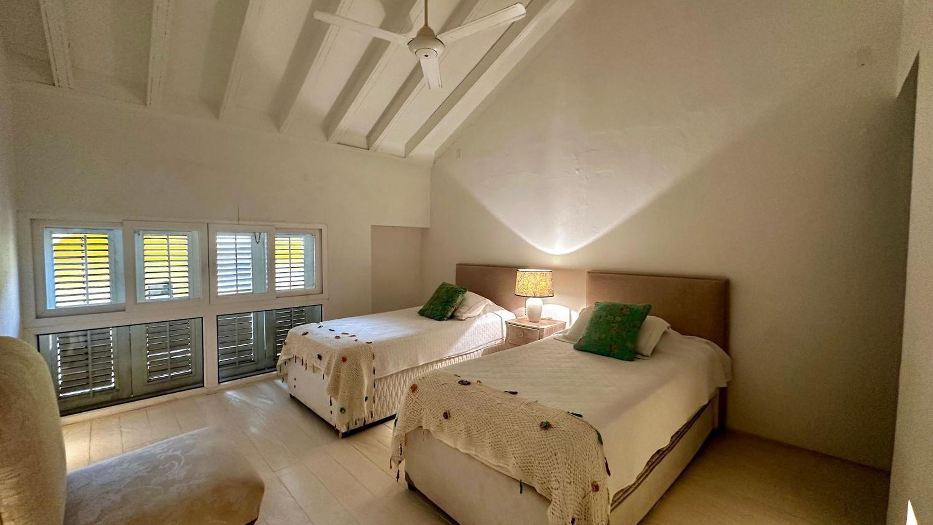 By Calamari Homes - El Porvenir 401 Walled