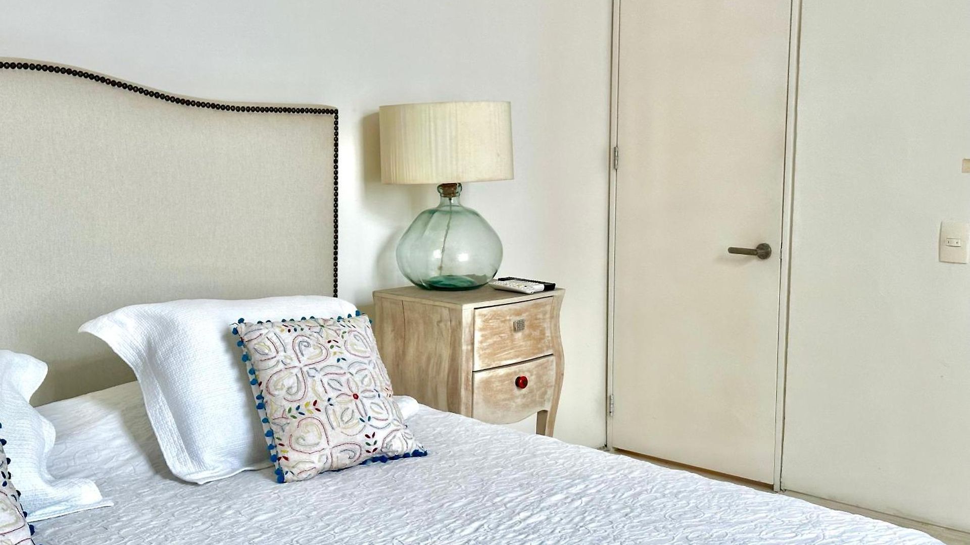 By Calamari Homes - El Porvenir 401 Walled