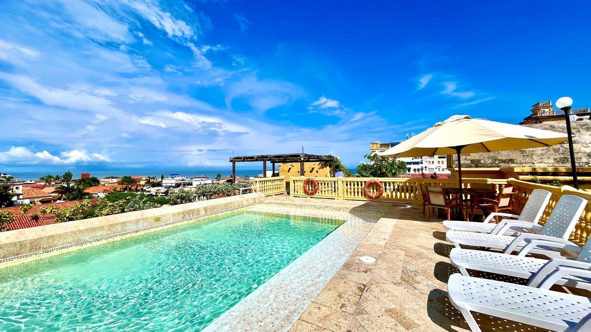 By Calamari Homes - El Porvenir 401 Walled Apartamento