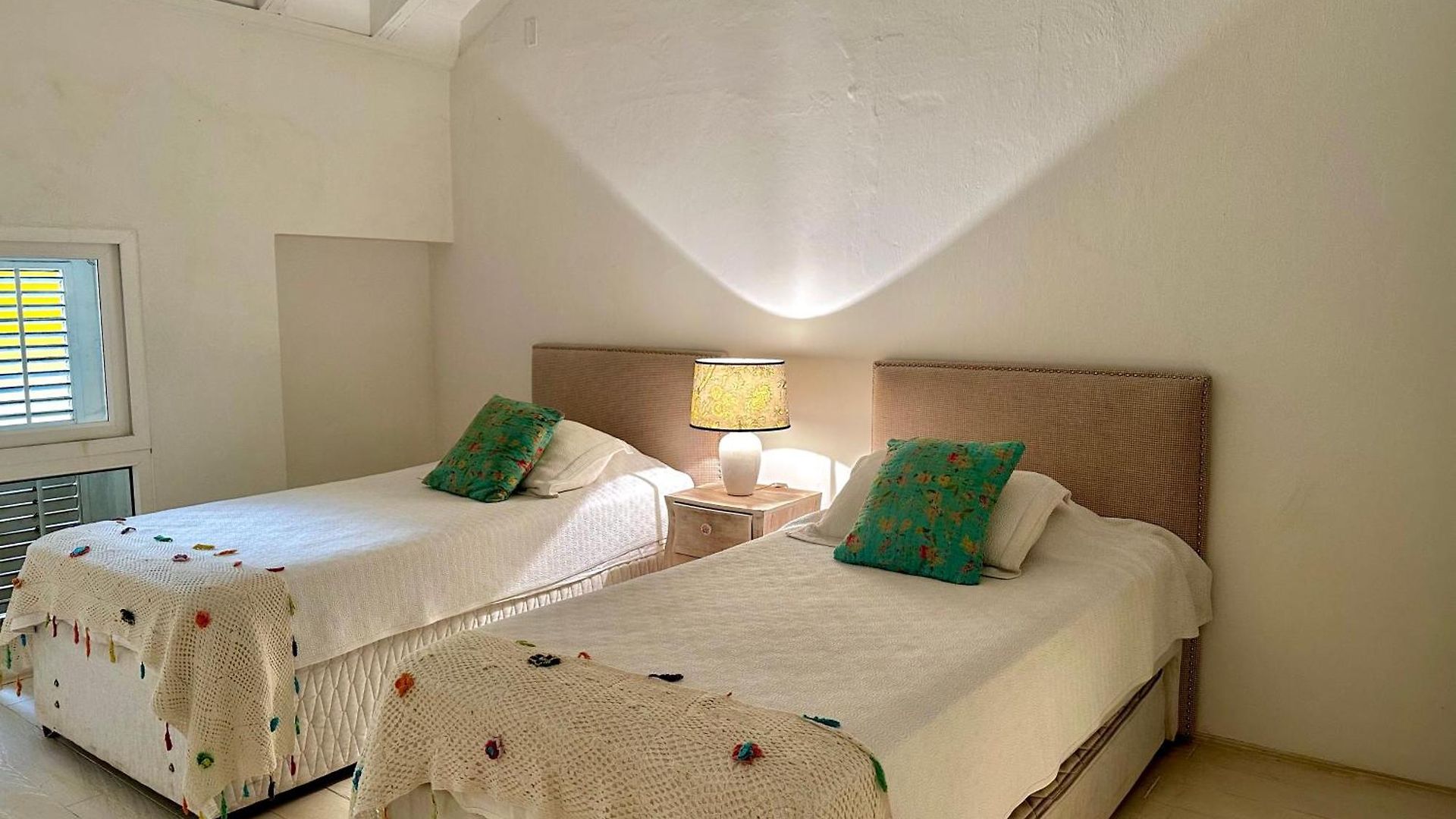 By Calamari Homes - El Porvenir 401 Walled