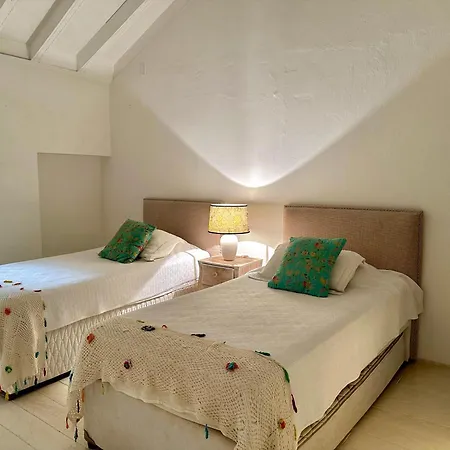 By Calamari Homes - El Porvenir 401 Walled